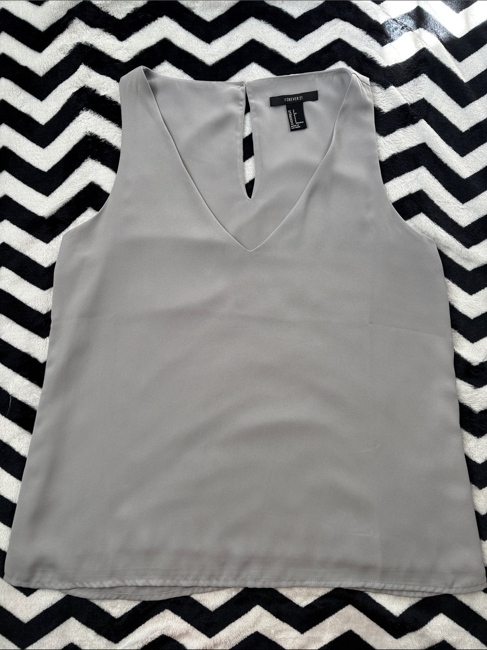 Forever 21 Light Gray V-Neck Sleeveless Camisole